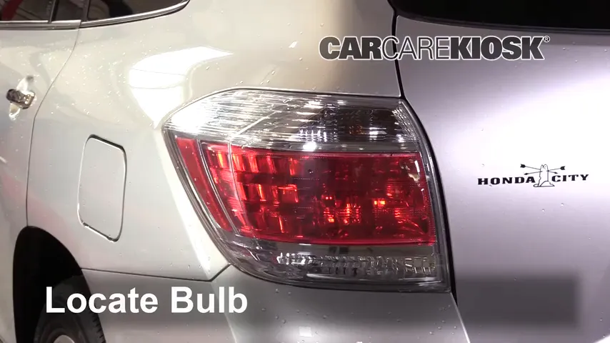 2013 Toyota Highlander Hybrid Limited 3.5L V6 Lights Reverse Light (replace bulb)